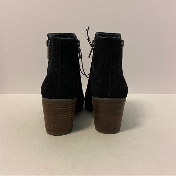 NWOT Lucky Brand Petre Perforated Suede Bootie - Picture 6 of 15